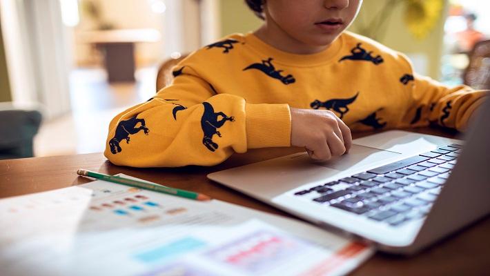 Internetsäkerhet för barn: tips för att hålla barnen säkra online