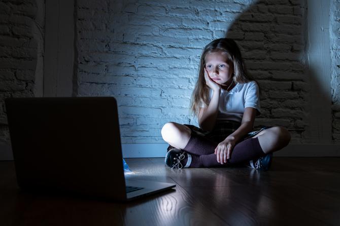 a girl cyberbullied
