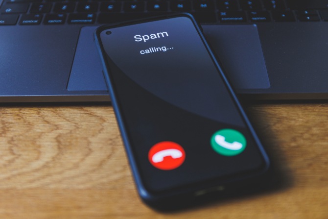 A phone receiving a suspected spam call.