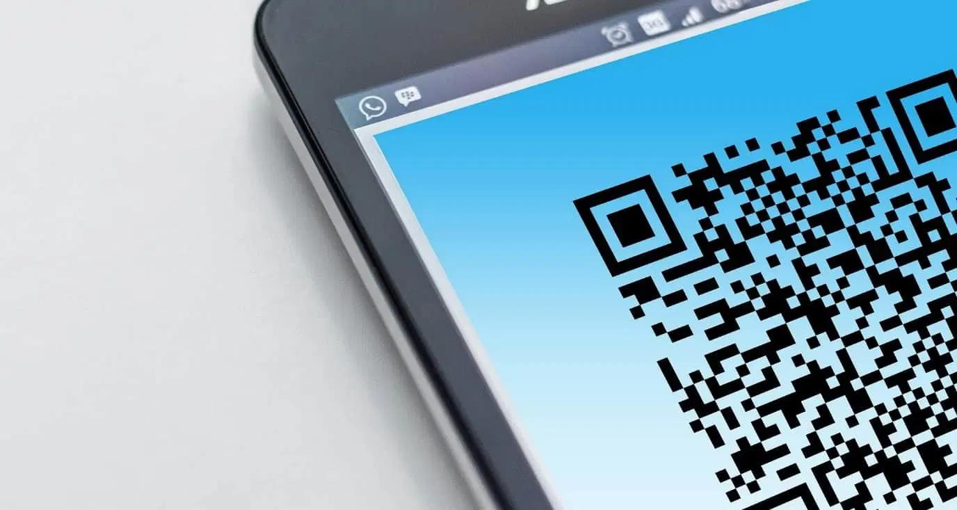 Un código QR en un dispositivo móvil