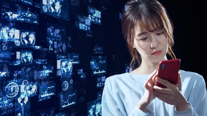 情報漏洩を心配する人物